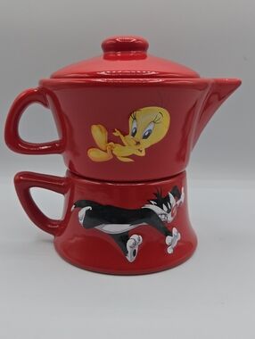 Vintage Tweety & Sylvester Stacking Teapot and Cup Set | Warner Bros